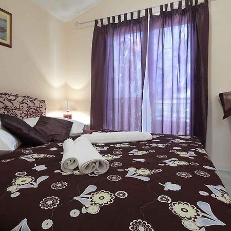 Apps And Room Goran In The Center Makarska Exterior photo
