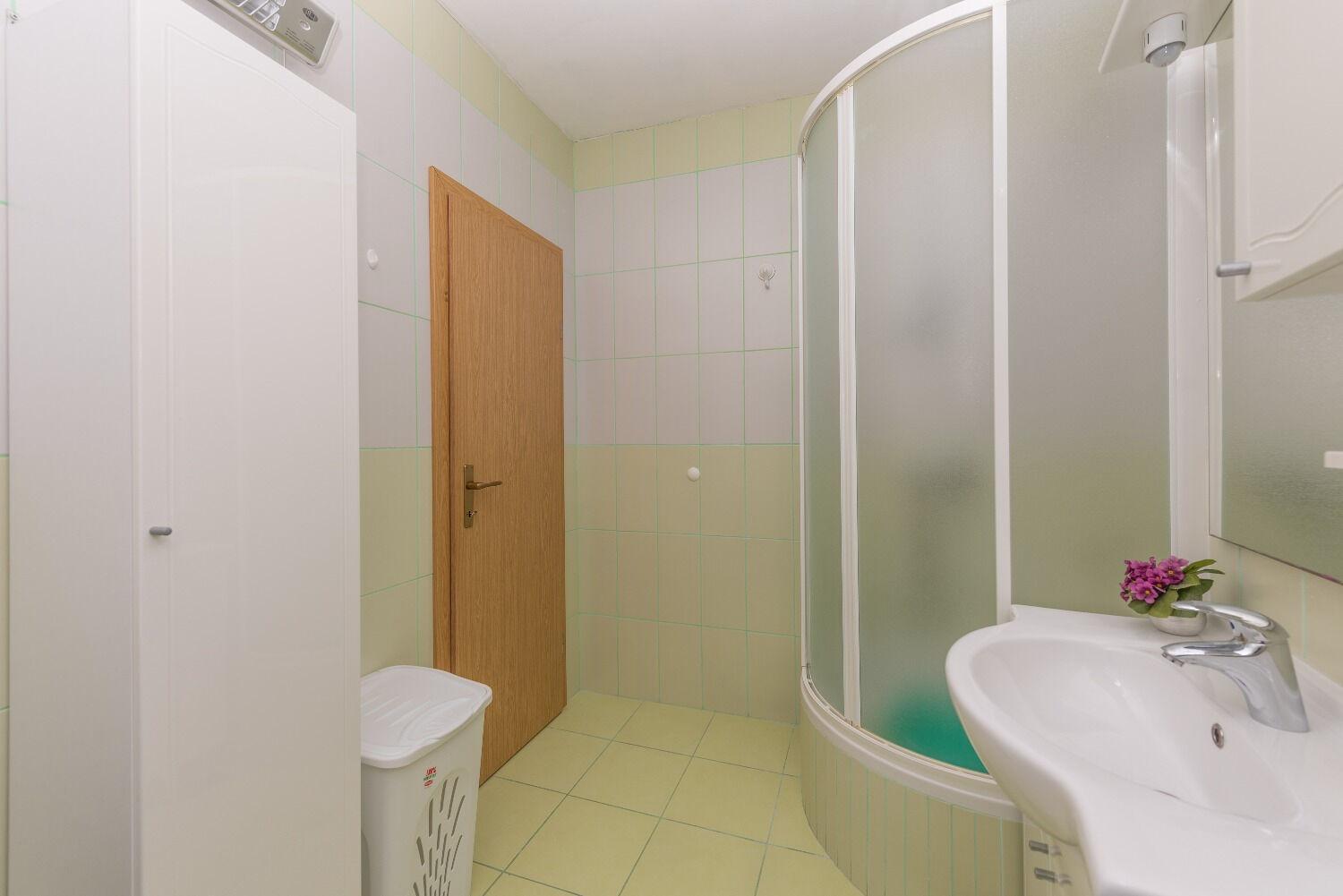 Apps And Room Goran In The Center Makarska Exterior photo