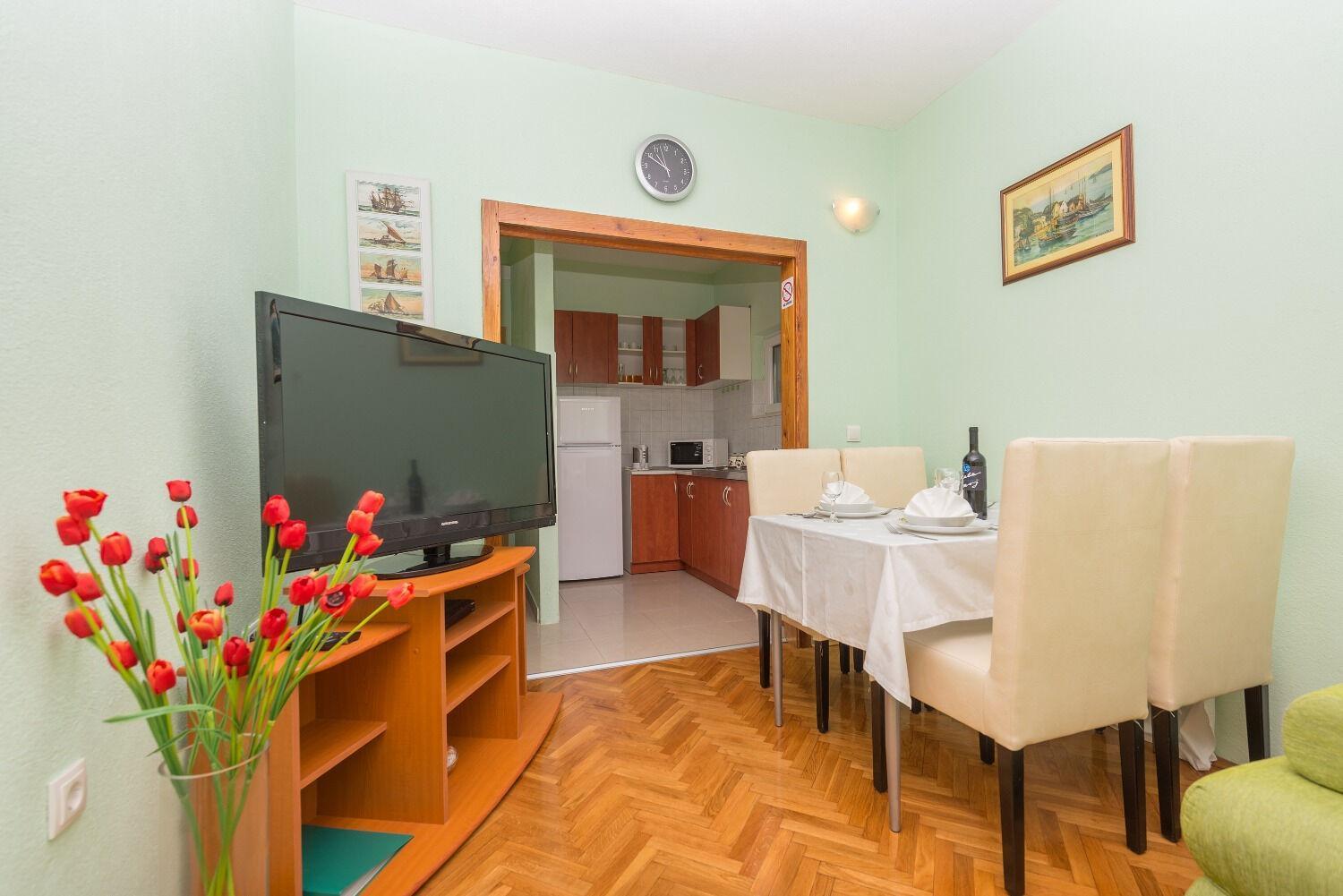 Apps And Room Goran In The Center Makarska Exterior photo