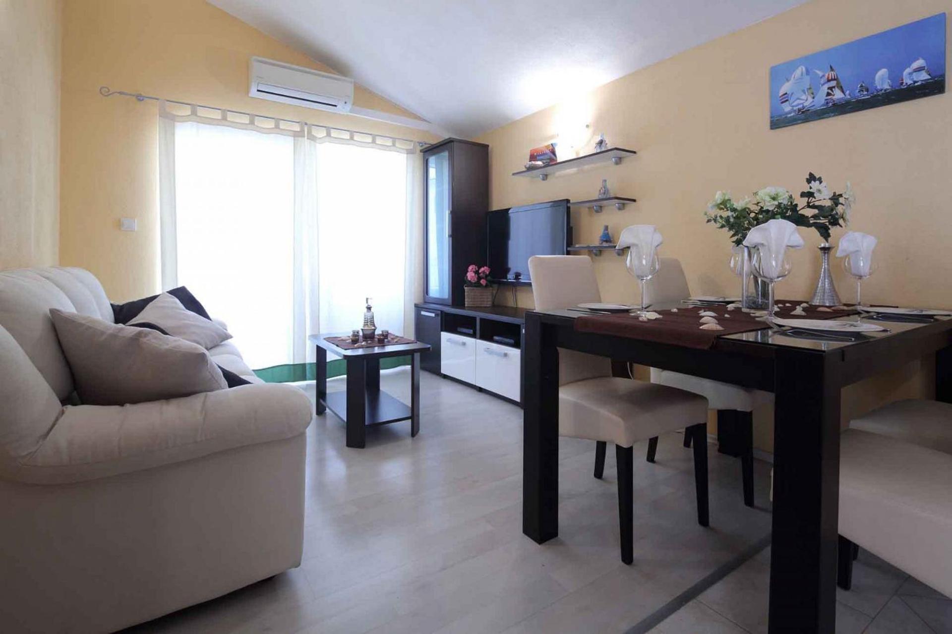 Apps And Room Goran In The Center Makarska Exterior photo